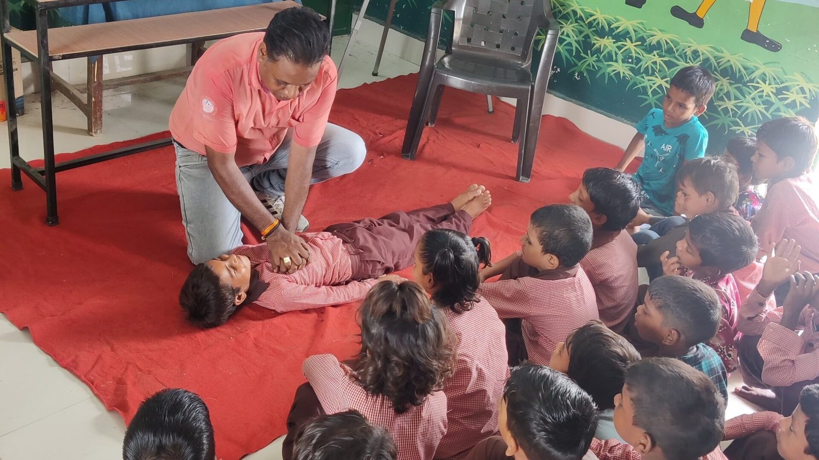 कौशल विकास से जुड़ रहे परिषदीय विद्यालयों के बच्चे