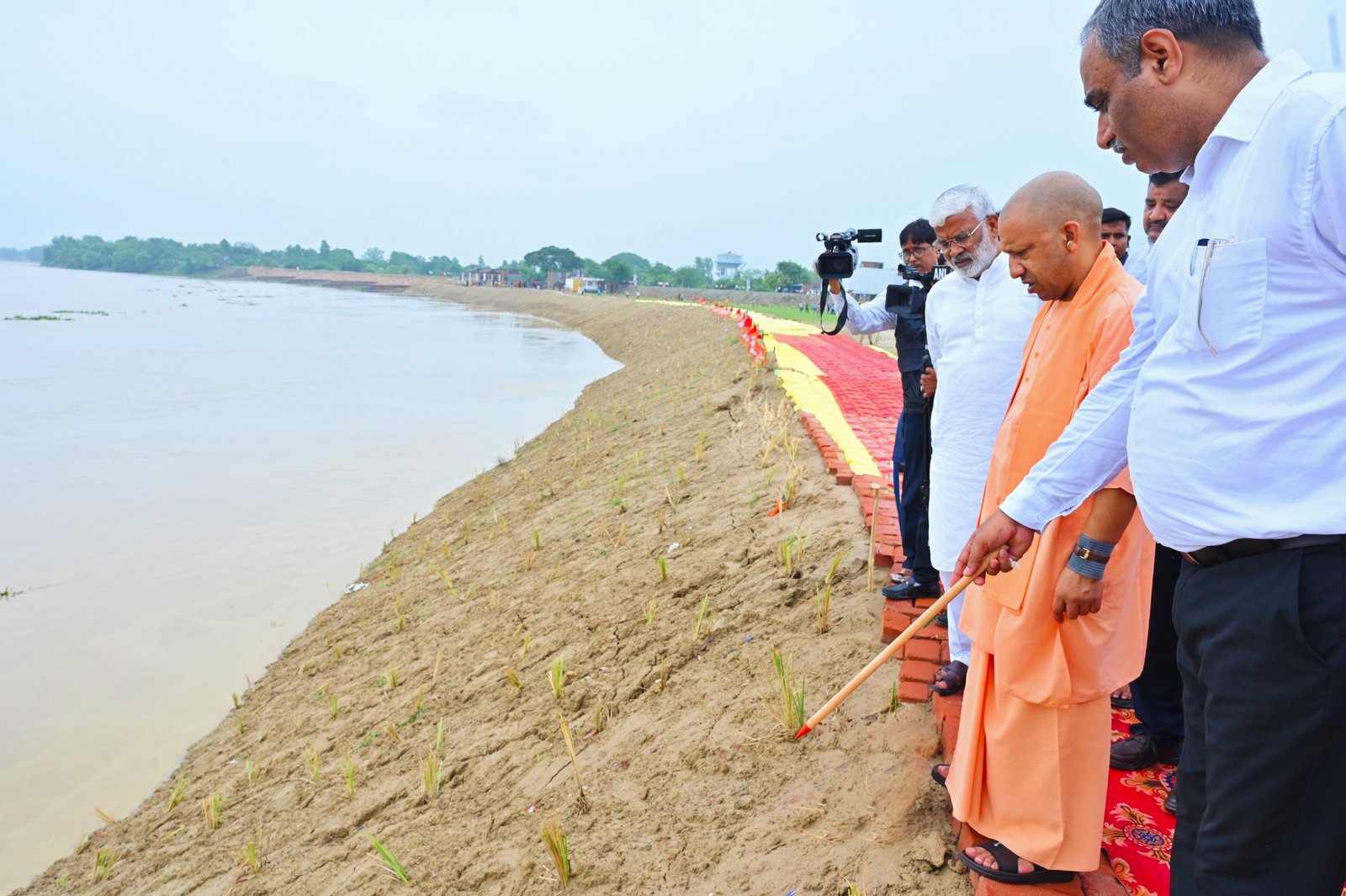 बाढ़ बचाव के समयबद्ध कार्ययोजना का दिख रहा परिणाम : सीएम योगी