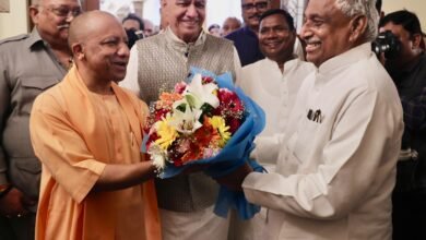 मुख्यमंत्री ने नवनियुक्त नेता प्रतिपक्ष माता प्रसाद पांडेय को दी बधाई