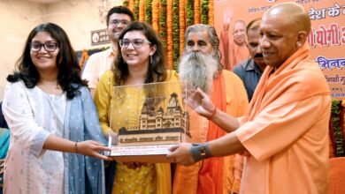 सेवा के साथ स्वावलंबन का मार्ग प्रशस्त करते हैं स्वास्थ्य एवं चिकित्सा केंद्र : सीएम योगी