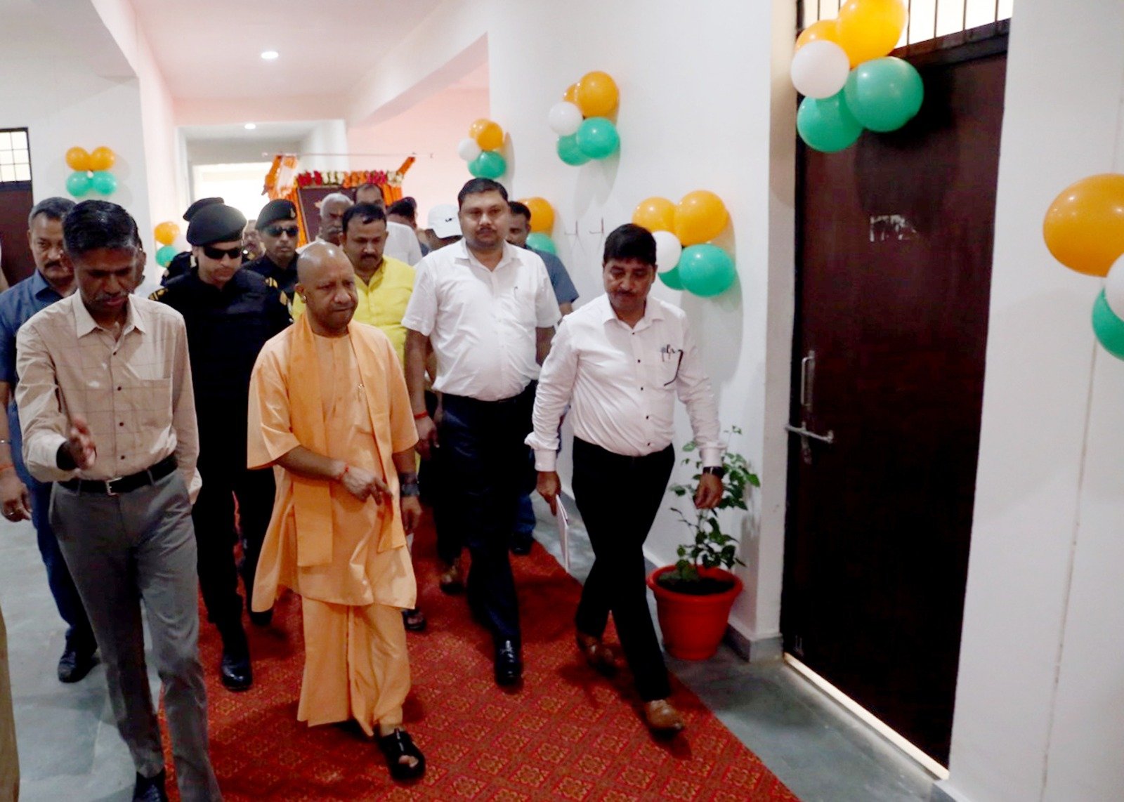 सहजनवा के हरदी में मुख्यमंत्री ने किया राजकीय पॉलिटेक्निक के आवासीय/अनावसीय भवनों का उद्घाटन