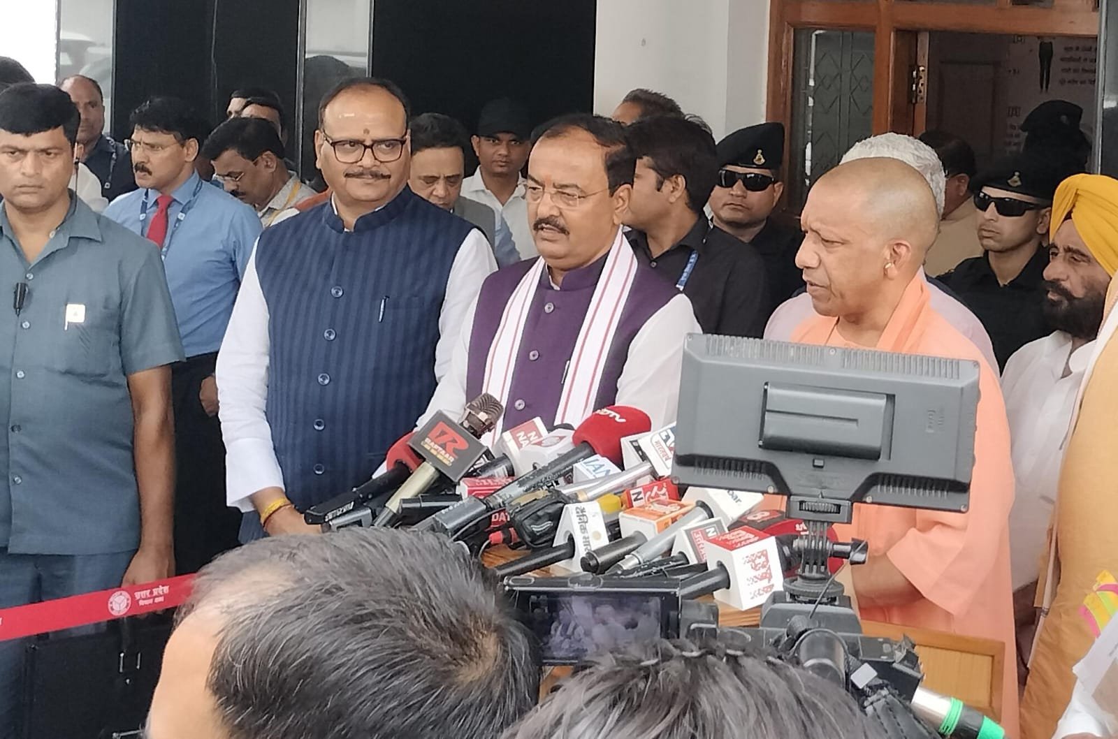 जनप्रतिनिधि जिन भी रचनात्मक मुद्दों पर सदन का ध्यान आकृष्ट करेंगे, सरकार उनके समाधान के लिए प्रतिबद्धः सीएम योगी