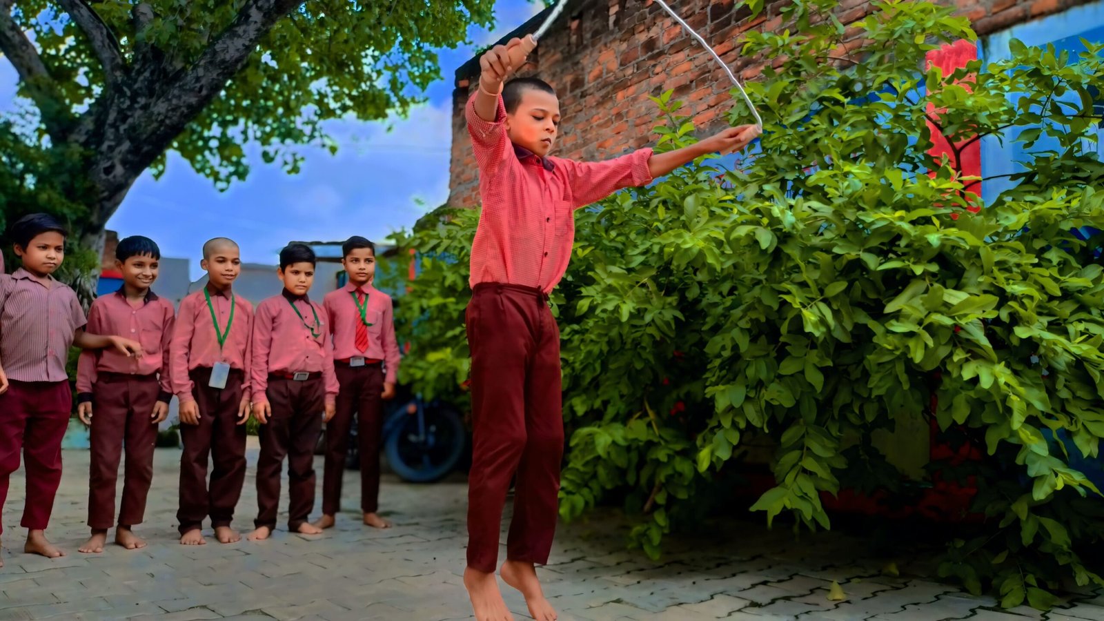 रस्सी कूद, विष-अमृत, खो-खो, कबड्डी जैसी खेल गतिविधियों में छात्रों ने लिया हिस्सा