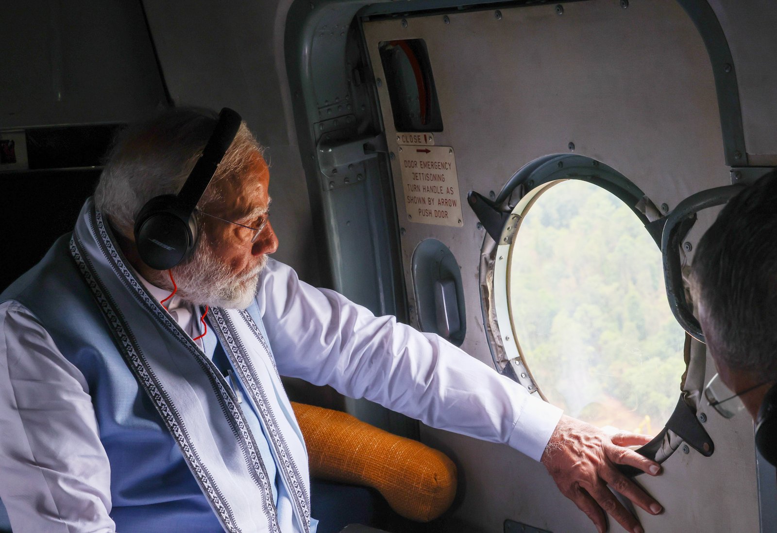 मोदी ने वायनाड में भूस्खलन प्रभावित इलाकों का हवाई सर्वेक्षण किया