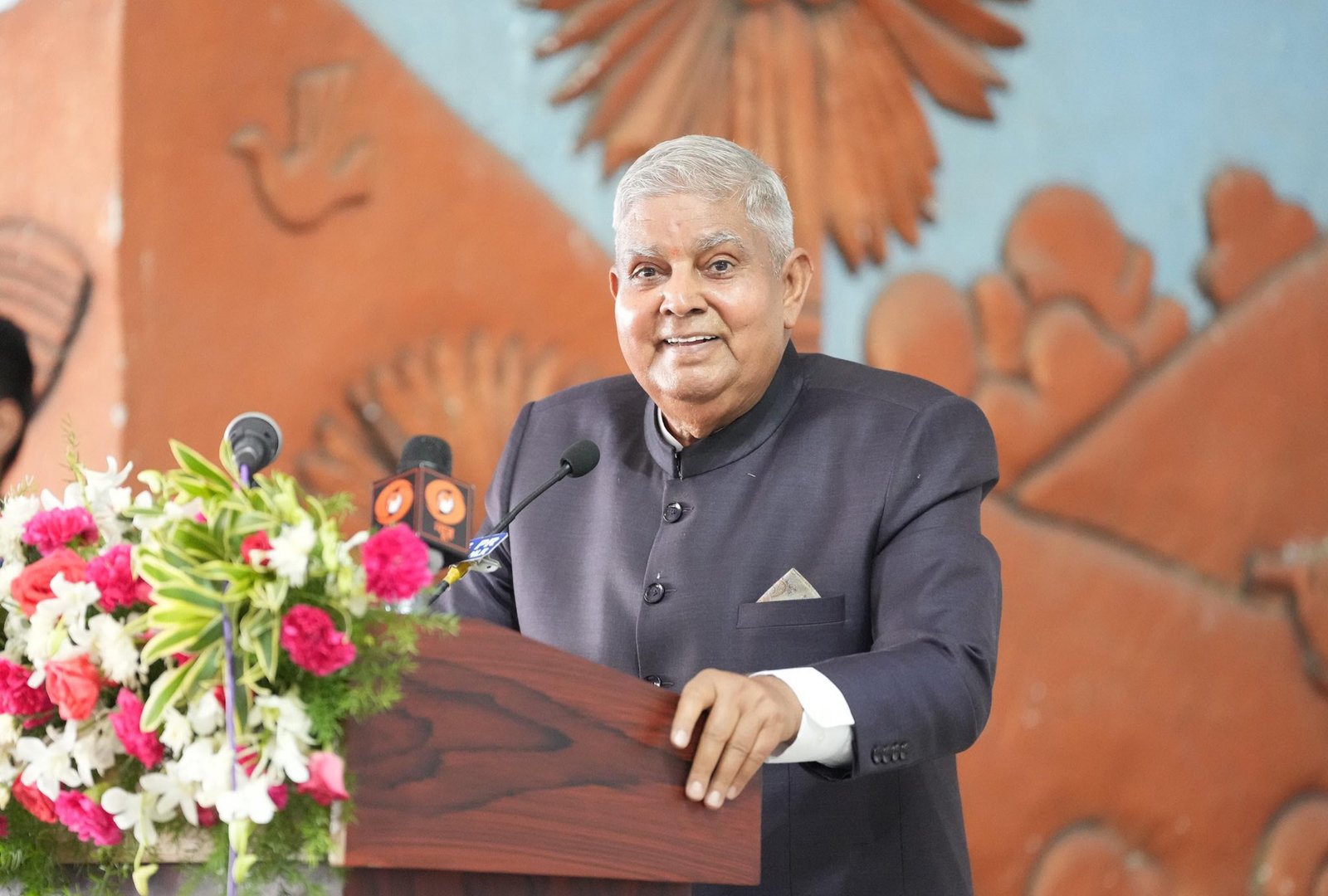 राजनीतिक हित के लिए राष्ट्रहित को तिलांजलि देना ठीक नहीं : धनखड़