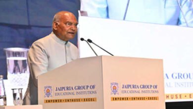 राष्ट्र निर्माण में सामूहिक योगदान देना होगा: कोविंद