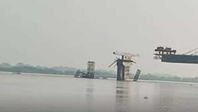 करोड़ों रुपए की लागत से निर्माणाधीन सुल्तानगंज-अगुवानी घाट गंगा पुल का सुपर स्ट्रक्चर धराशायी