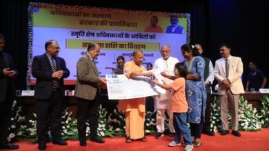 मुख्यमंत्री ने स्मृतिशेष 577 अधिवक्ताओं के आश्रितों को दी सहायता राशि
