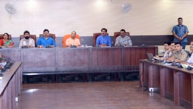 वीडीए और नगर निगम में वर्षों से विभिन्न पटल तथा फील्ड में जमे लोगों को अविलम्ब हटाकर अन्य जगह स्थानांतरित करने तथा नक्शा प्रक्रिया सरलीकरण के लिए दिया निर्देश