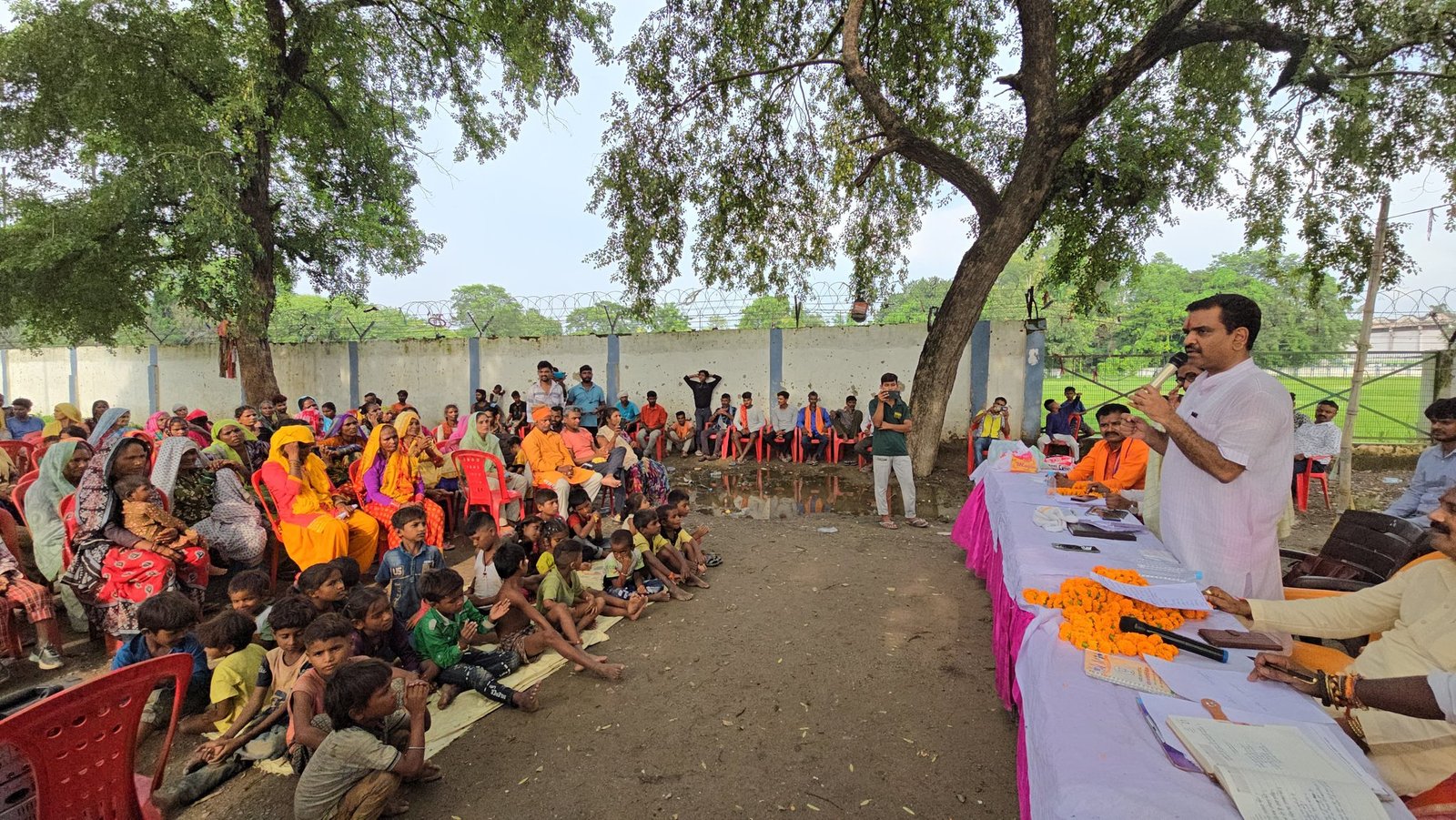 कलंदरखेड़ा में झुग्गी बनाकर रहने वाले घुमंतू समुदाय के परिवारों को मिलेंगी सभी सरकारी सुविधाएं