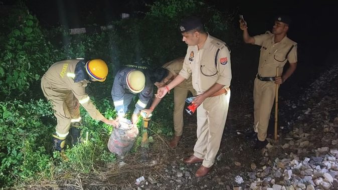 कानपुर में कालिंदी एक्सप्रेस को बेपटरी करने का प्रयास,एटीएस अलर्ट