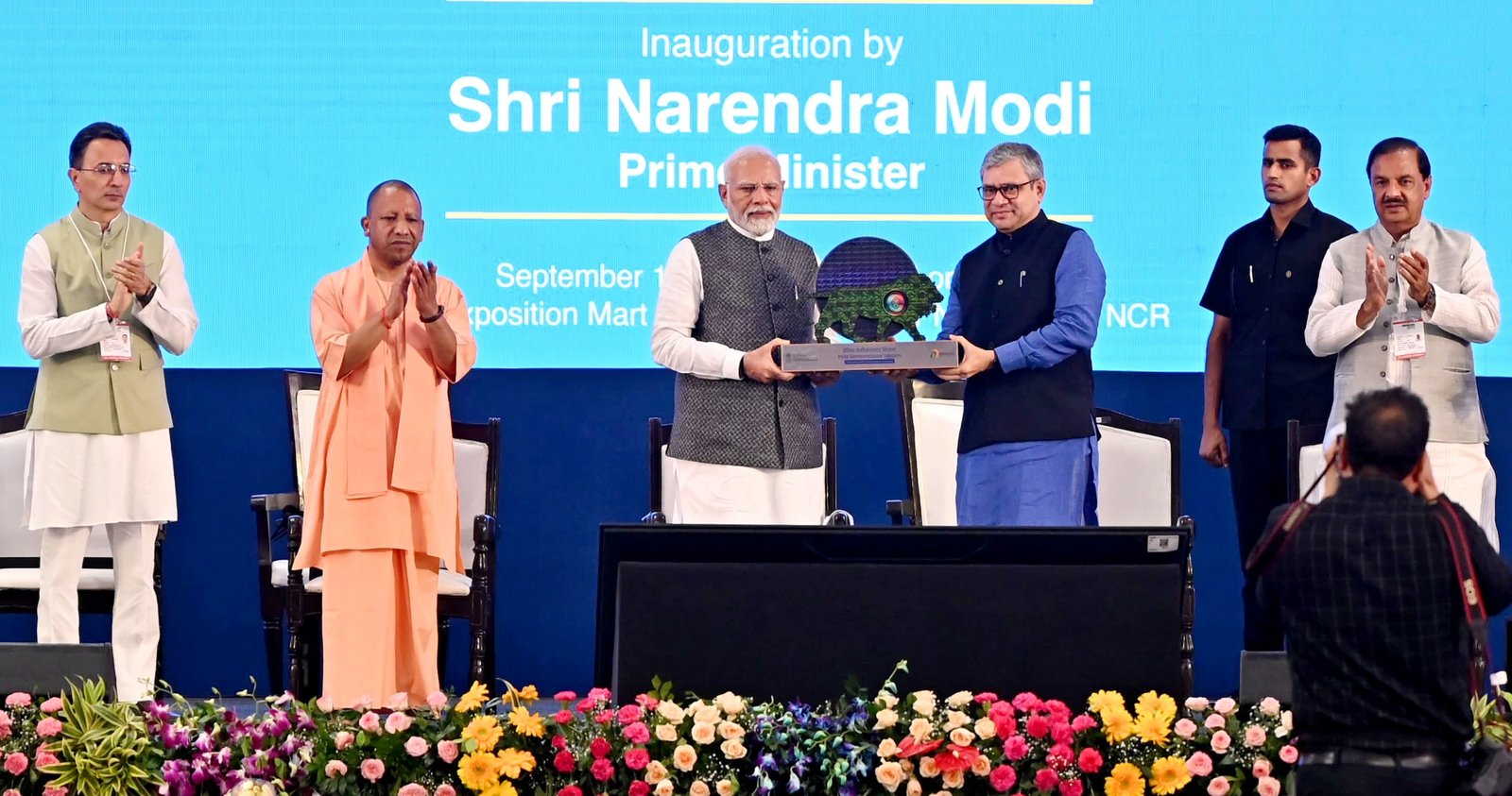 सेमीकंडक्टर विनिर्माण में 1.5 लाख करोड़ का निवेश, पाइपलाइन में कई परियोजनाएं: मोदी