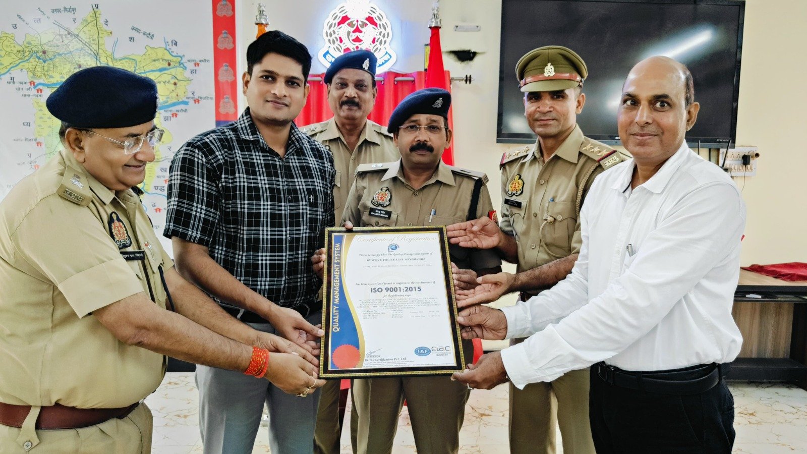 अब सोनभद्र की पुलिस लाइन भी हुई आईएसओ सर्टिफाइड, अंतर्राष्ट्रीय मानकों के पालन का मार्ग हुआ प्रशस्त