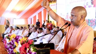 सीएम योगी ने कहा- पहले यूपी में जब सरकारी नौकरी आती थी तो चाचा-भतीजा की जोड़ी वसूली पर निकलती थी