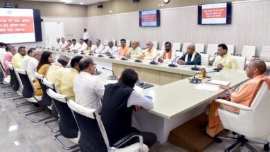 मुख्यमंत्री ने की उत्तर प्रदेश पिछड़ा वर्ग राज्य आयोग के नवनियुक्त अध्यक्ष, उपाध्यक्ष द्वय और सदस्य गणों के साथ विशेष बैठक