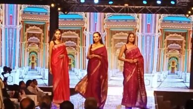 तीसरे दिन लेजर शो और फैशन शो बने आकर्षण का केंद्र, भारी भीड़ ने बढ़ाया कारोबारियों का उत्‍साह