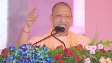 जैसे कुत्ते की पूंछ सीधी नहीं हो सकती, वैसे ही सपा के दरिंदों की मंशा ठीक नहीं हो सकतीः मुख्यमंत्री