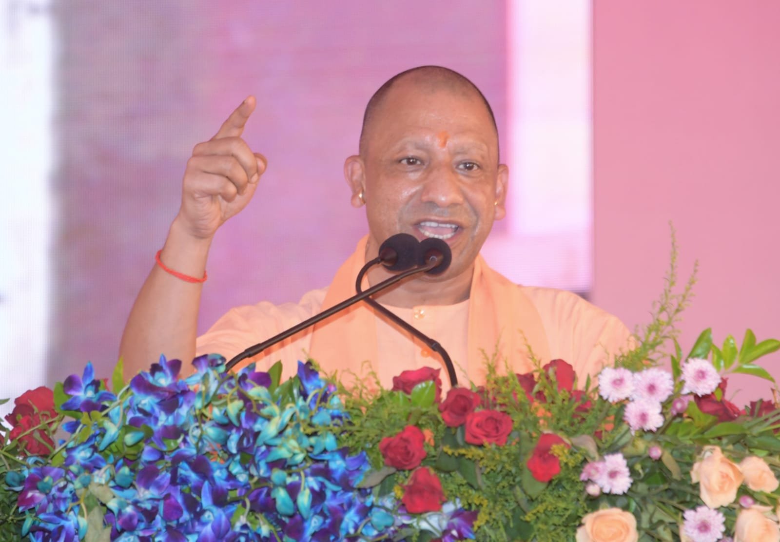 जैसे कुत्ते की पूंछ सीधी नहीं हो सकती, वैसे ही सपा के दरिंदों की मंशा ठीक नहीं हो सकतीः मुख्यमंत्री