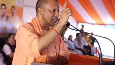 योगी की दो टूक- अभी तो पाकिस्तान के हाथों में कटोरा आया है, अब वह एक-एक बूंद पानी के लिए तरसने वाला है