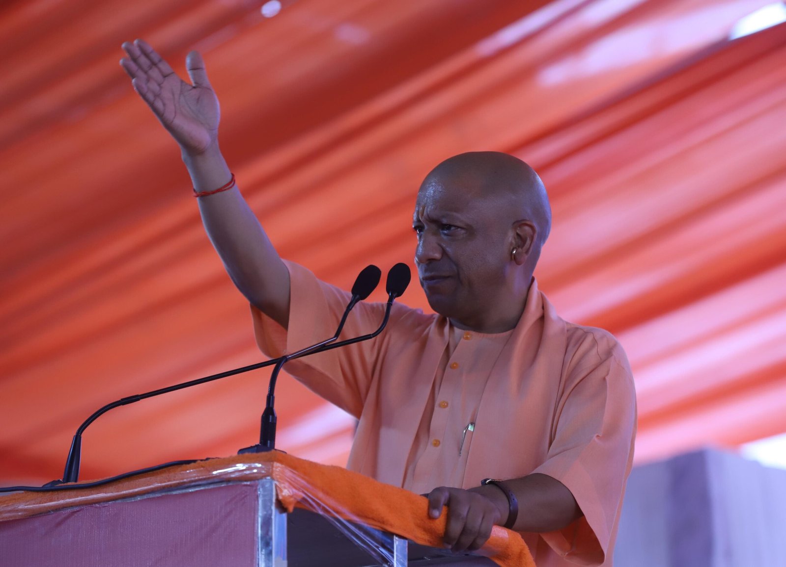 बोले- राहुल गांधी एक राज्य में जाते हैं तो दूसरे राज्य की और विदेश में जाते हैं तो भारत की बुराई करते हैं