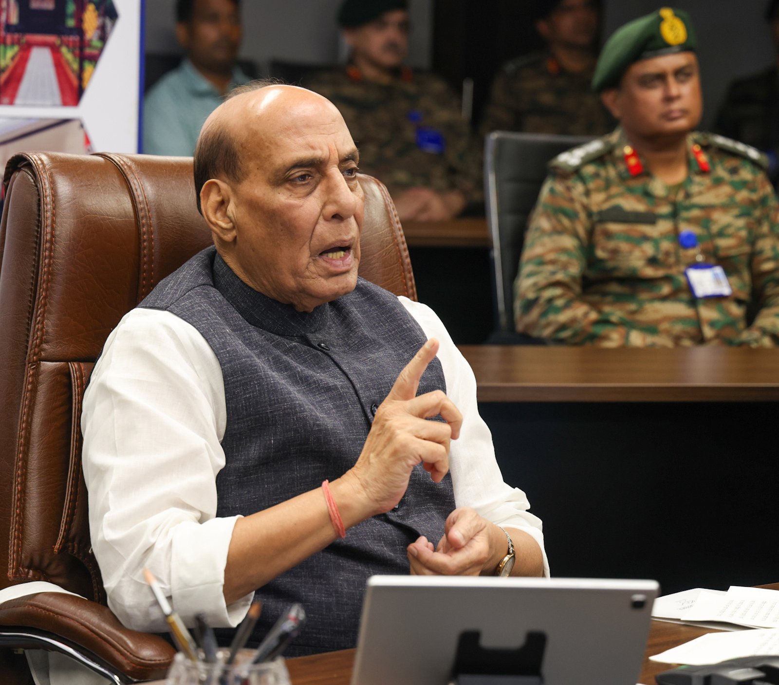 अप्रत्याशित और आकस्मिक स्थिति से निपटने के लिए हमेशा तैयार रहे सेना: राजनाथ