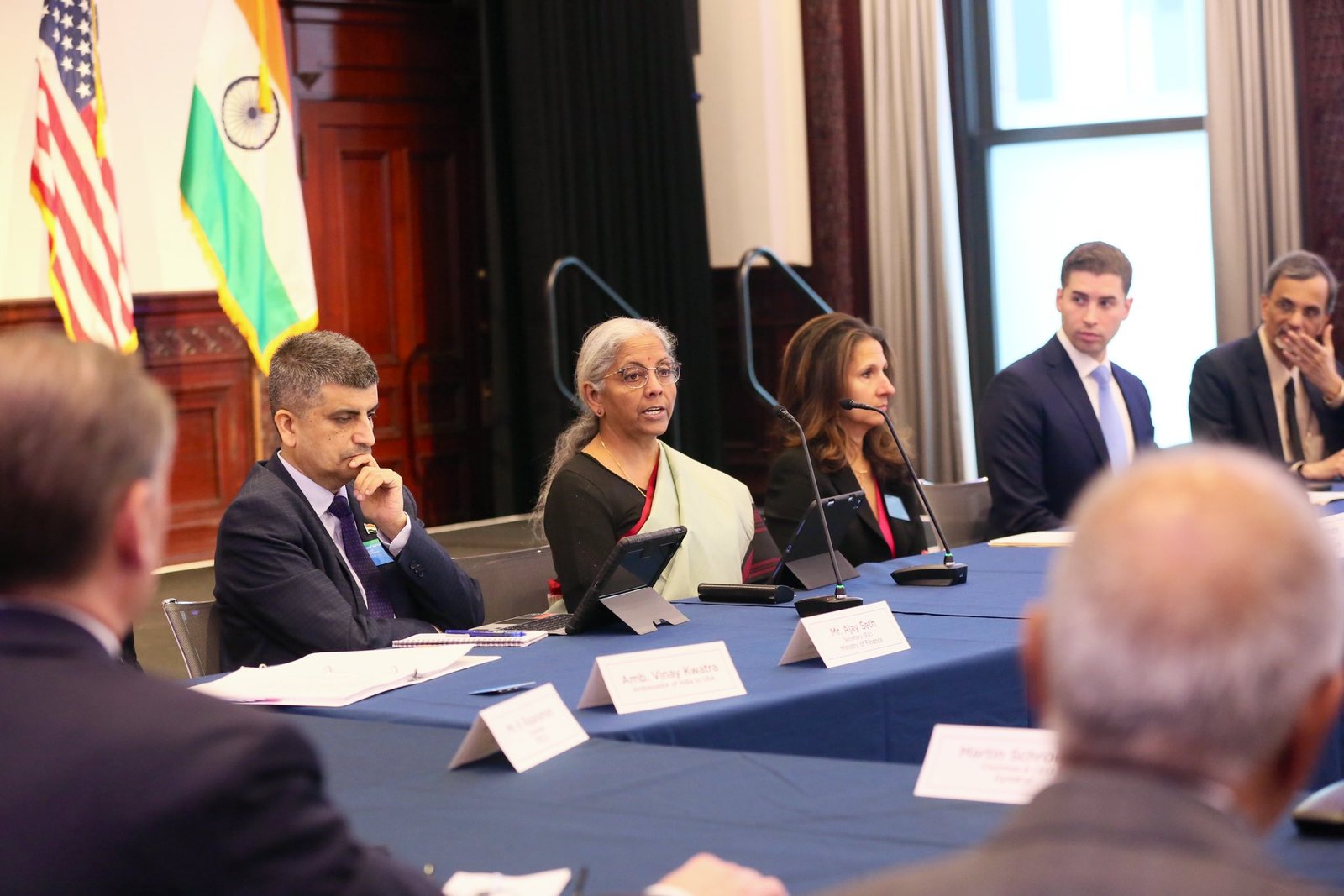 2027 तक भारत दुनिया की तीसरी बड़ी अर्थव्यवस्था बनने की ओर अग्रसर: सीतारमण