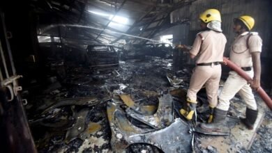 मुंबई में बहुमंजिला इमारत में आग लगने से तीन लोगों की मौत