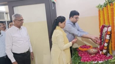 पुष्पांजलि में "भावांजलि'' दिवंगत डॉक्टर अश्विनी जैन को