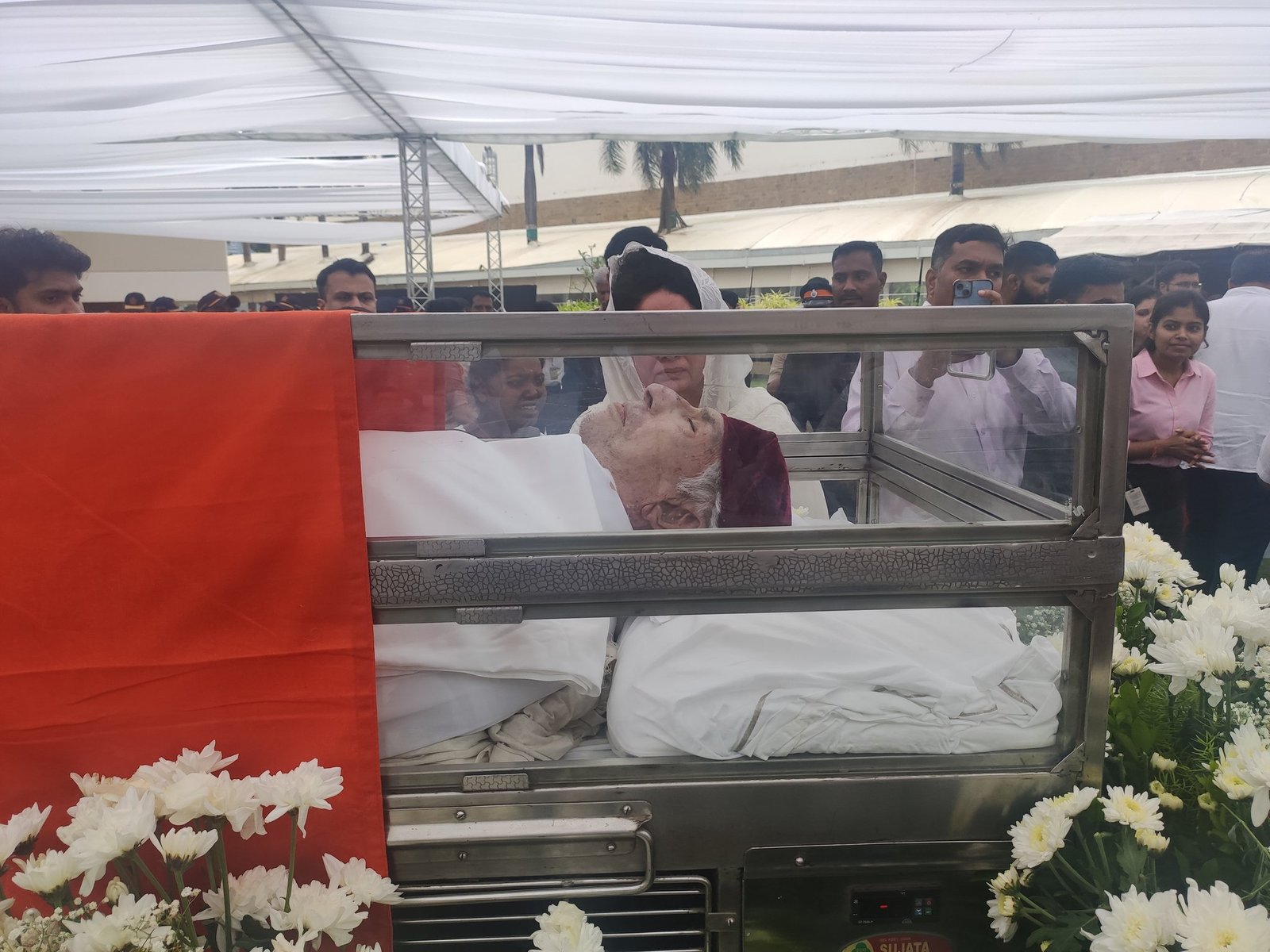 फिक्की ने दिग्गज उद्योगपति रतन टाटा के निधन पर जताया शोक