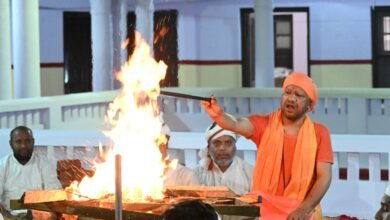गोरखनाथ मंदिर के शक्तिपीठ में हवन के साथ पूर्ण हुआ नवरात्र अष्टमी का अनुष्ठान