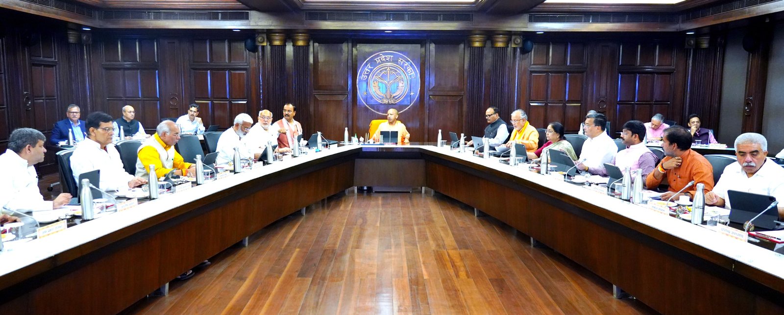 आवेदक की न्यूनतम शैक्षिक योग्यता कक्षा आठ पास,इण्टरमीडिएट उत्तीर्ण आवेदकों को मिलेगी प्राथमिकता