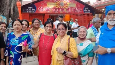 प्रयागराज के साथ ही अयोध्या और काशी के भी ज्वॉइंट ट्रिप पर निकले हैं कई श्रद्धालु