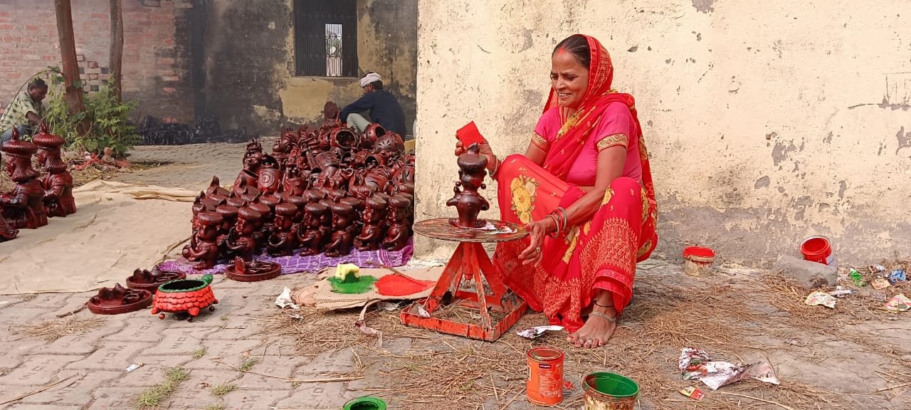 सीएम योगी ने टेराकोटा को ओडीओपी घोषित किया तो बहुरे शिल्पकारों के दिन