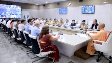 मुख्यमंत्री का निर्देश, सुनिश्चित करें, कहीं से भी व्यापारियों के उत्पीड़न की शिकायत न आए, व्यवस्था बनाने में उनका सहयोग लें और अपेक्षित सहयोग दें