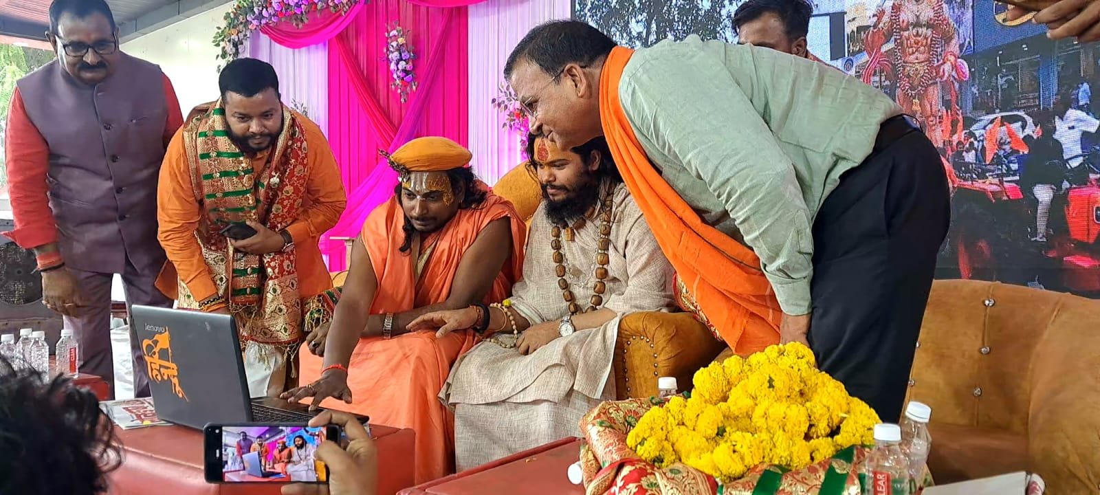 "रघुकुल चला राम के द्वार" एल्बम का लोकार्पण