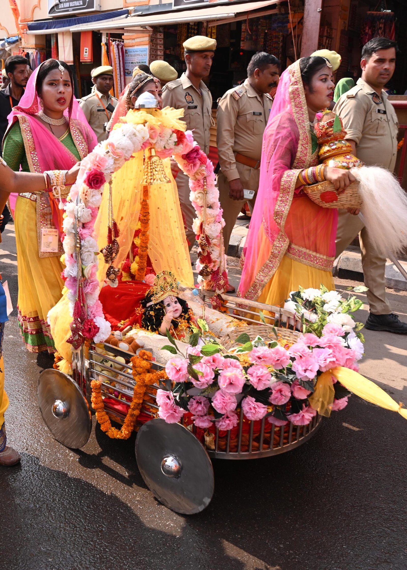 दीपोत्सव 2024:हर्षित-पुलकित संतों ने कहा- ऐसा लग रहा फिर से लौट आया है त्रेतायुग