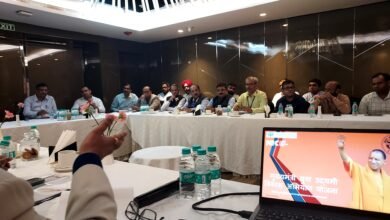 बैठक में सीएम योगी की ड्रीम प्रोजेक्ट को प्रदेश में लागू करने को लेकर स्टेट लेवल बैंकिंग कमेटी के मेंबर्स को योजना के बारे में जानकारी दी गयी
