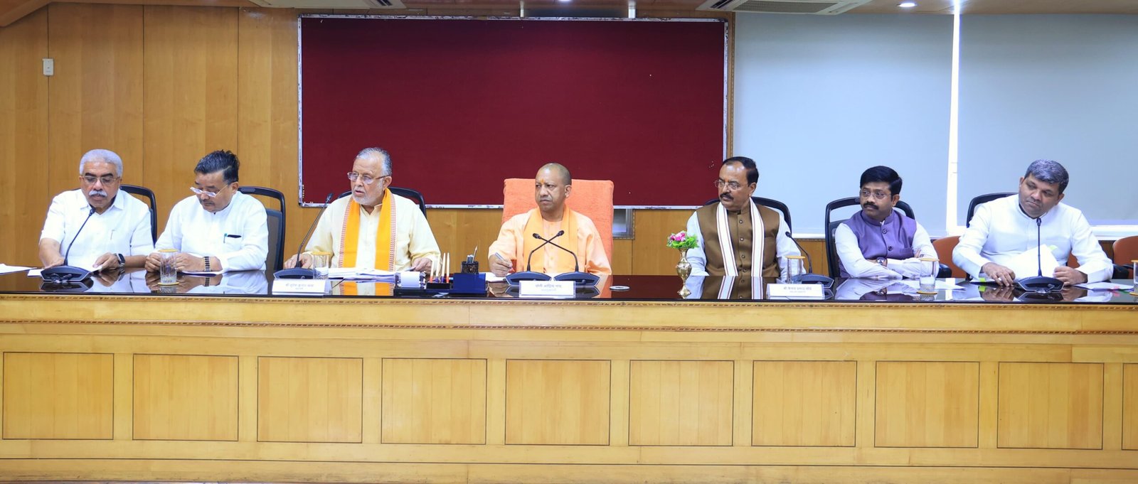 'एक ट्रिलियन डॉलर की अर्थव्यवस्था' के लिए जारी प्रयासों और परिणामों की मुख्यमंत्री ने की समीक्षा, सेक्टरवार प्रगति की भी ली जानकारी