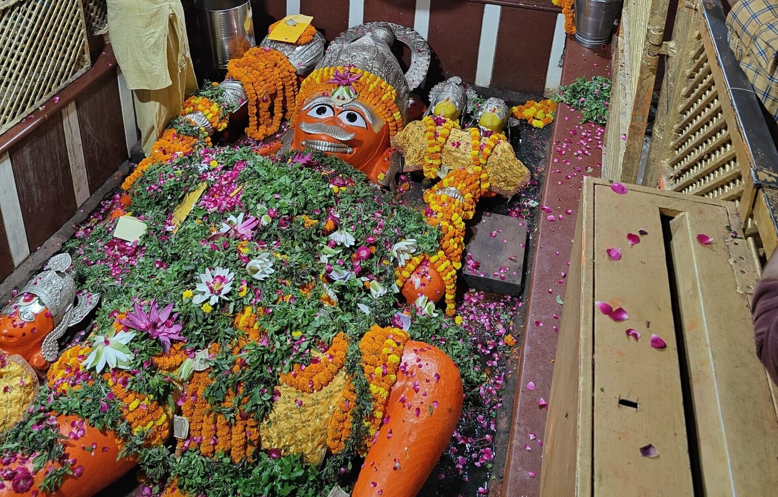 16वीं शताब्दी के इस पौराणिक मंदिर को भव्य और नव्य रूप देने का सीएम योगी ने लिया था संकल्प