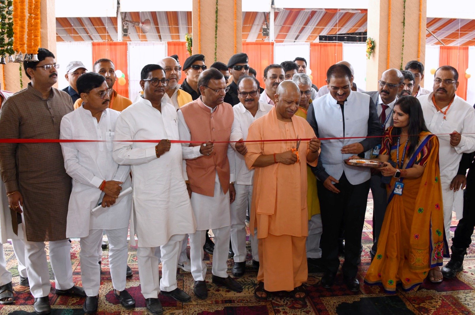 कभी पूर्वी यूपी का एकमात्र बीआरडी मेडिकल कॉलेज भी हुआ करता था 'बीमार', आज एम्स से कर रहा स्वस्थ प्रतिस्पर्द्धा : मुख्यमंत्री