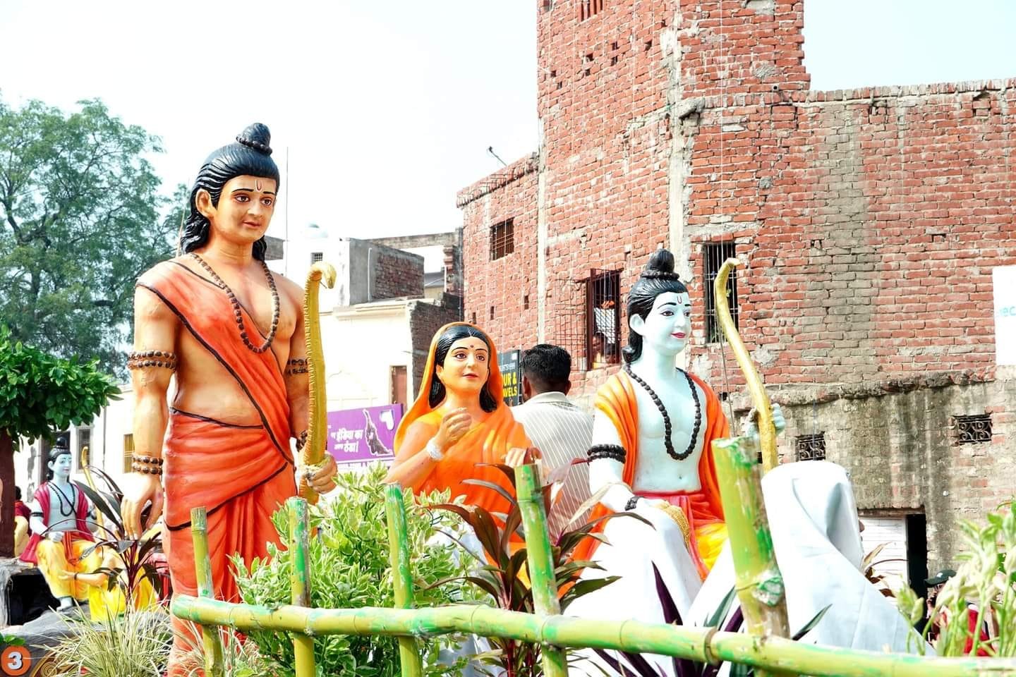 दीपोत्सव 2024 :रामचरितमानस पर आधारित भव्य झांकियों ने मोहा मन
