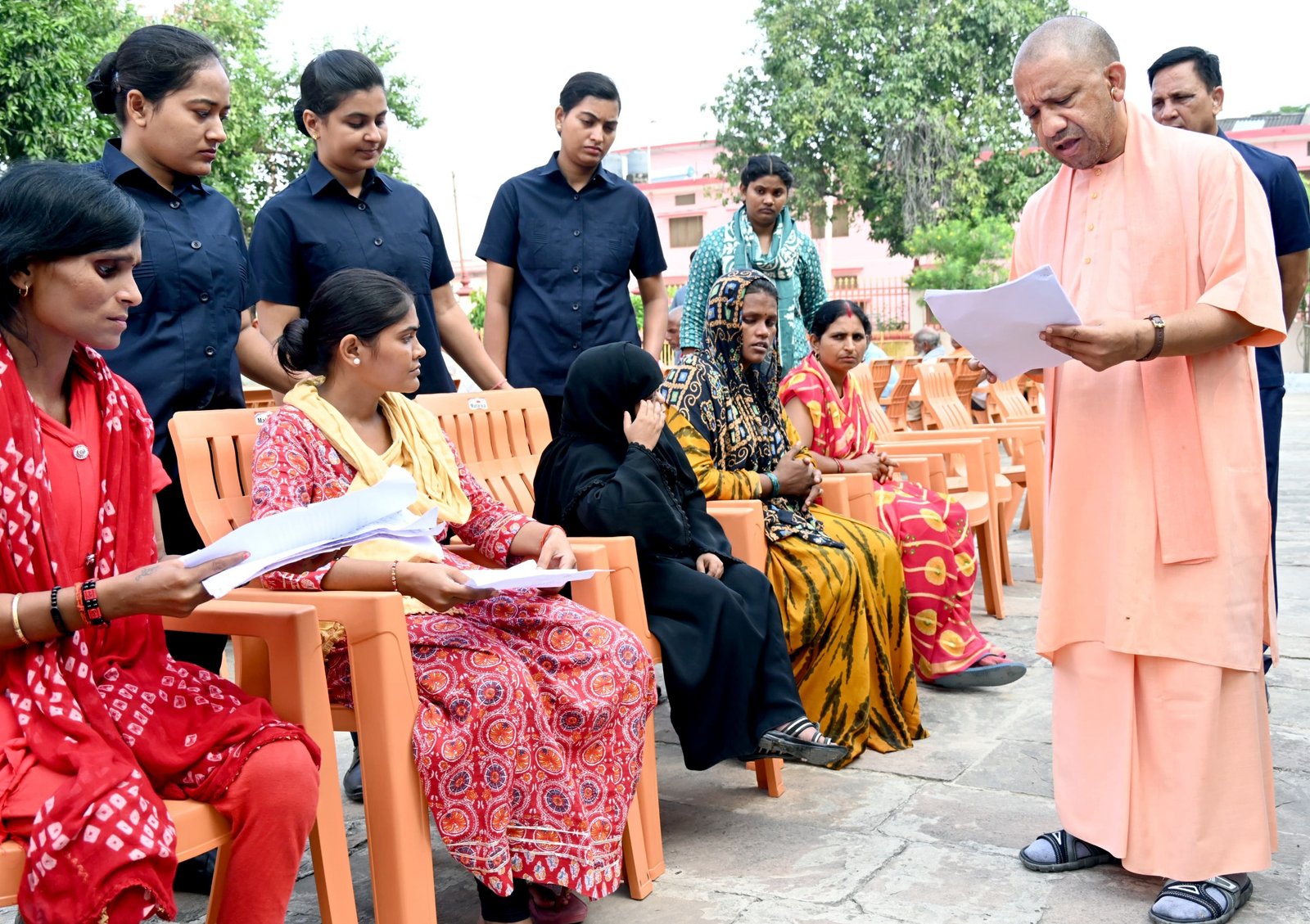 अधिकारियों को दिए समस्याओं के त्वरित व संतुष्टिपरक निस्तारण के निर्देश