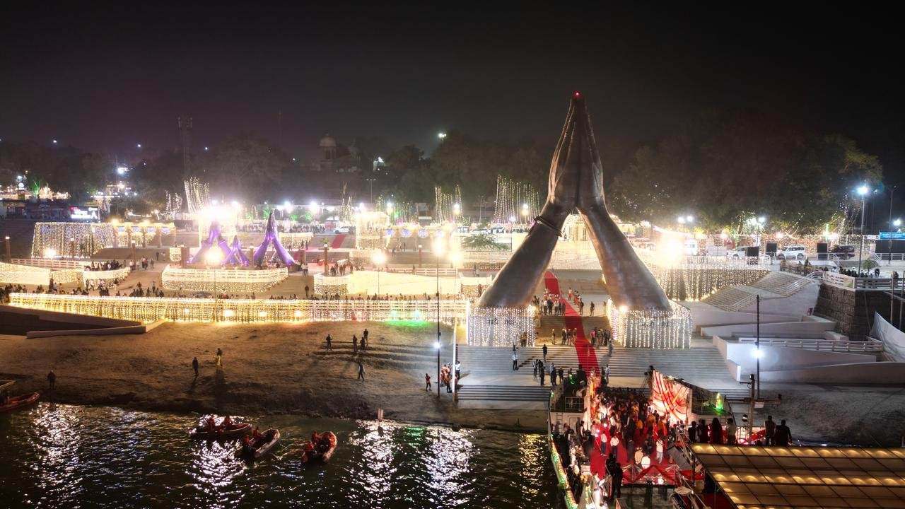 बोले मुख्यमंत्री, देश का सबसे सुंदर और सबसे बड़ा घाट है 'नमो', काशीवासी इसे 'नरेन्द्र मोदी घाट' कहते हैं