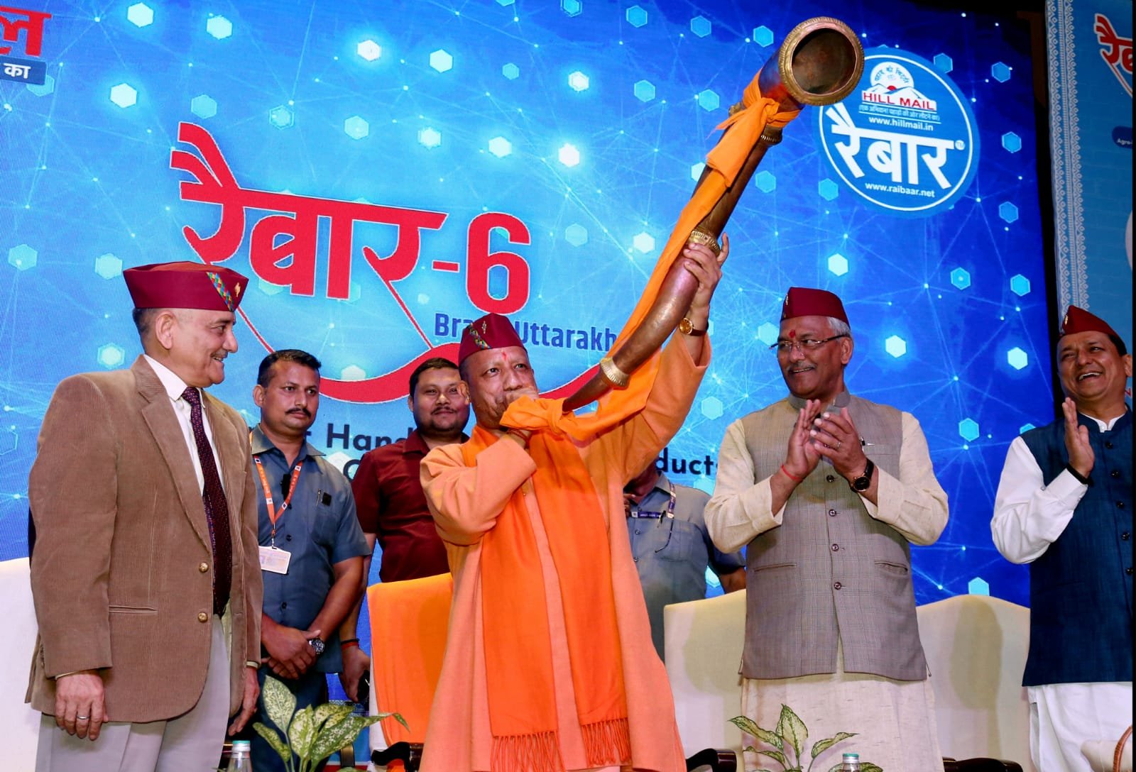 उत्तराखंड के कार्यक्रम रैबार-2 में शामिल हुए उतर-प्रदेश के मुख्यमंत्री