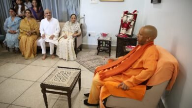 मुलाकात के दौरान सीएम ने मालवीय जी के योगदान को किया याद