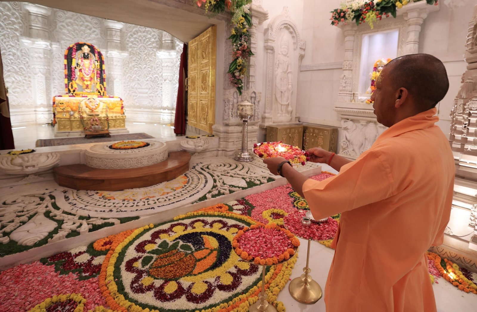 मुख्यमंत्री योगी आदित्यनाथ ने प्रभु श्रीराम से की प्रदेश की सुख-समृद्धि की कामना