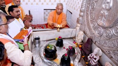 रामघाट स्थित श्री महाराजाधिराज मतगजेंद्र नाथ शिव मंदिर में सीएम ने की पूजा-अर्चना