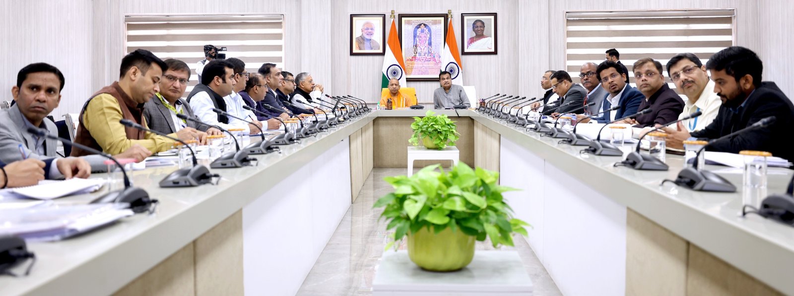उत्तर प्रदेश में 1.39 लाख करोड़ के नए सड़क प्रस्तावों पर हुआ विमर्श, डीपीआर शीघ्र तैयार करने के निर्देश