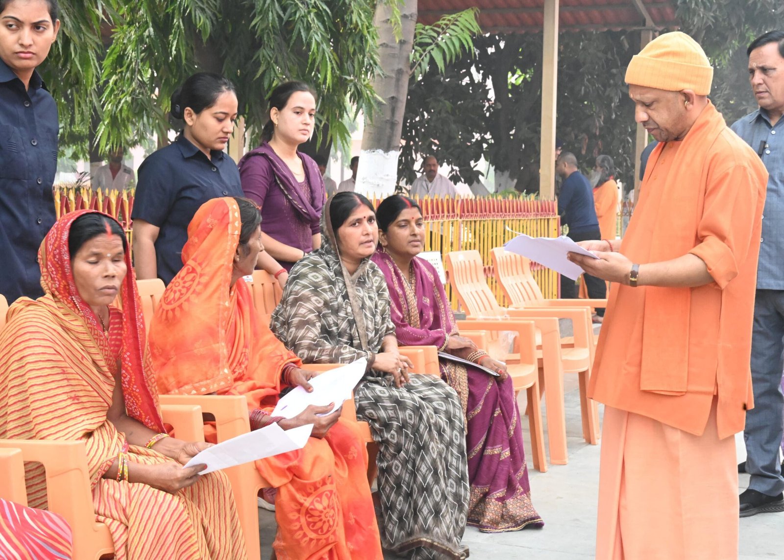 बिना चिंता कराइए उपचार, हॉस्पिटल का पैसा देगी सरकार : सीएम योगी