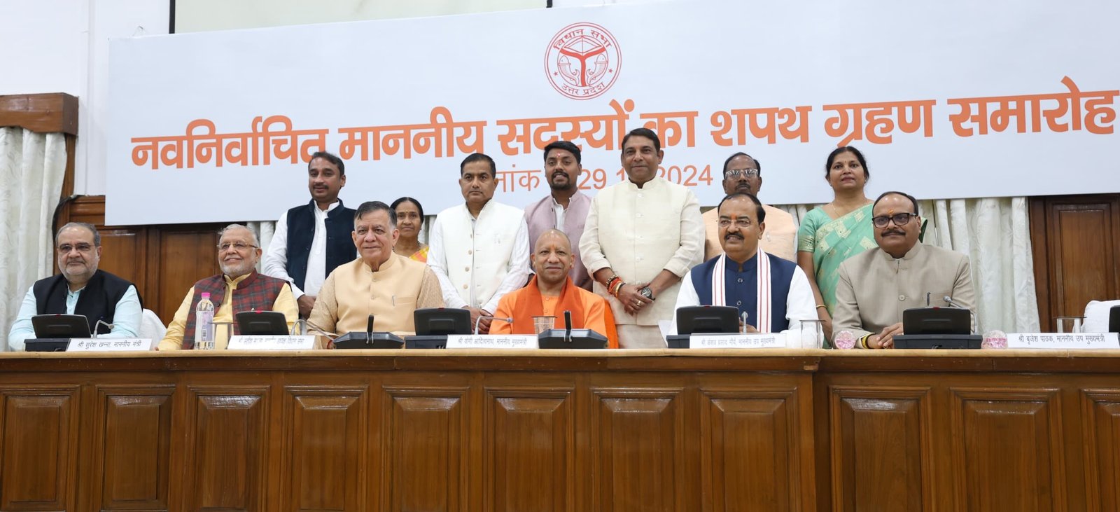 विधानसभा अध्यक्ष सतीश महाना ने सभी नवनिर्वाचित विधायकों को दिलाई शपथ